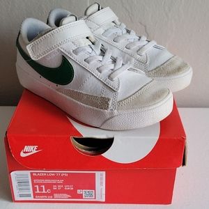 Toddler Nike casual sneakers